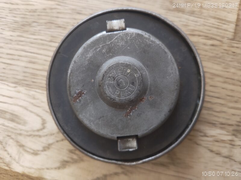 Sunburst gas cap