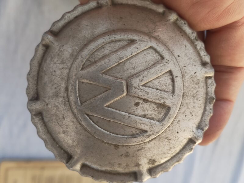 Sun burst gas cap